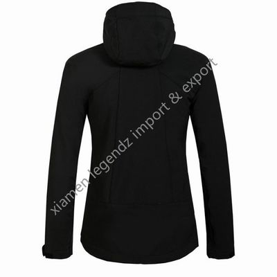 কার্যকরী জলরোধী Softshell জ্যাকেট আউটডোর Breathable শীতকালীন মহিলাদের বাইরের পোশাক