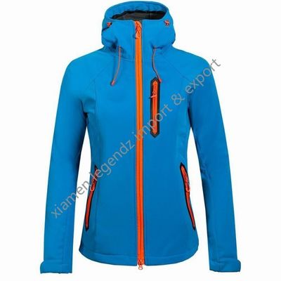 কার্যকরী জলরোধী Softshell জ্যাকেট আউটডোর Breathable শীতকালীন মহিলাদের বাইরের পোশাক